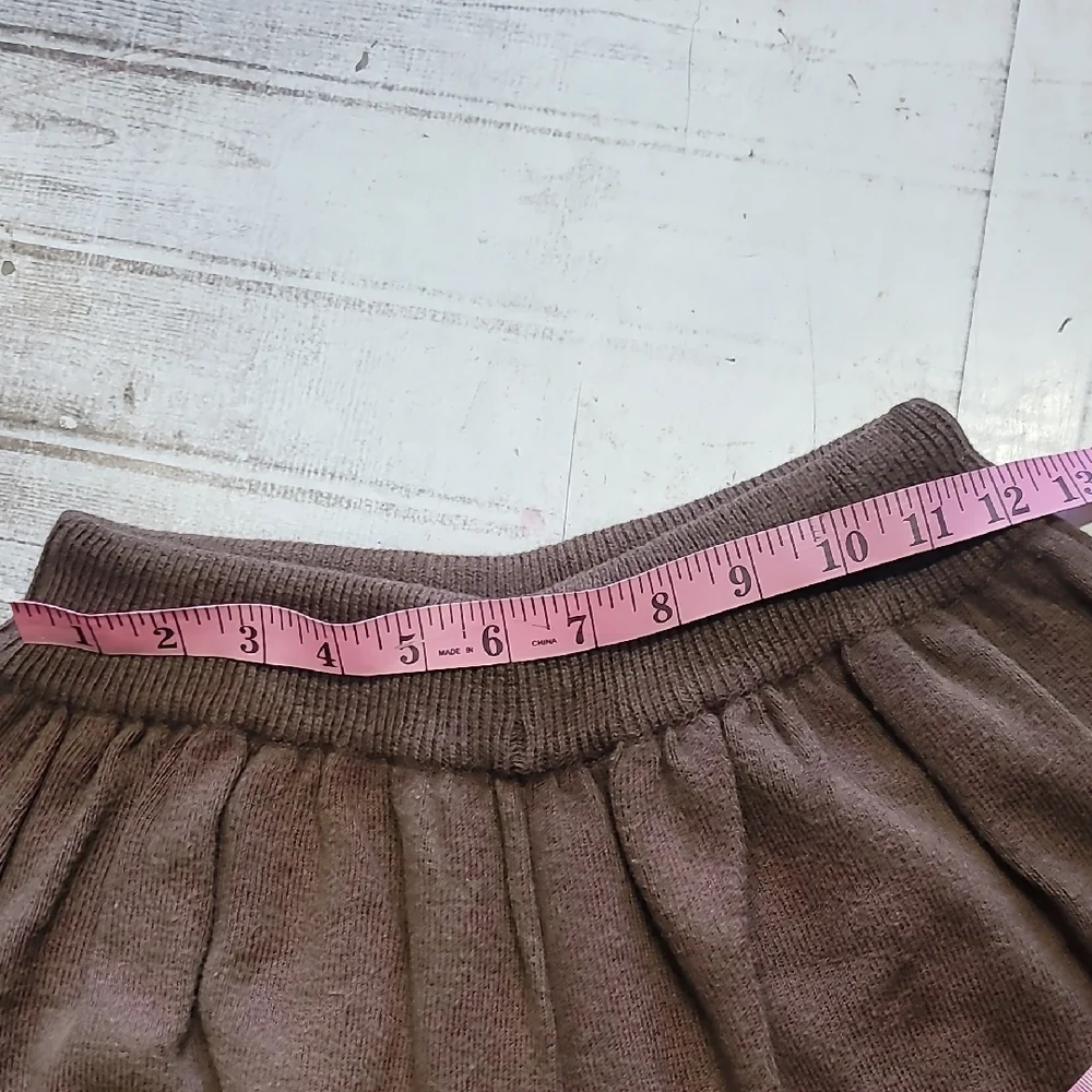 Colours V-Neck Sweater in Brown